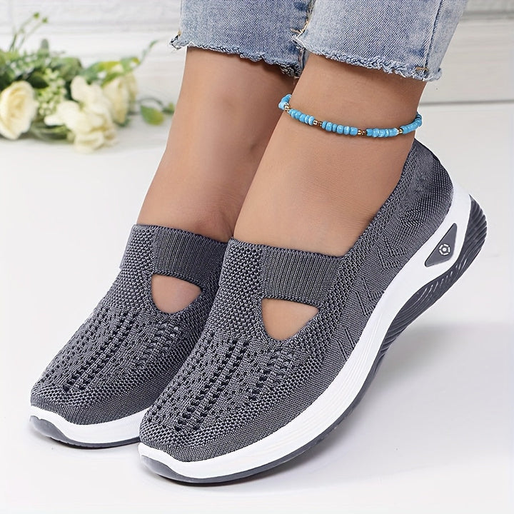 Roswitha | Easy to put on sports shoes with stable comfort
