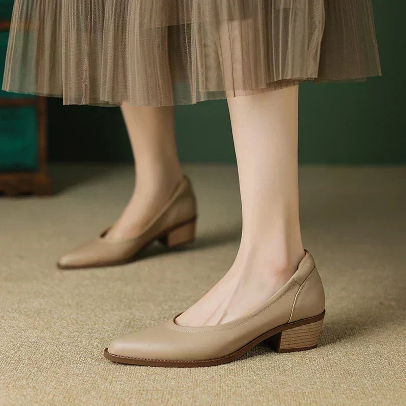 Layla – medium heel shoes