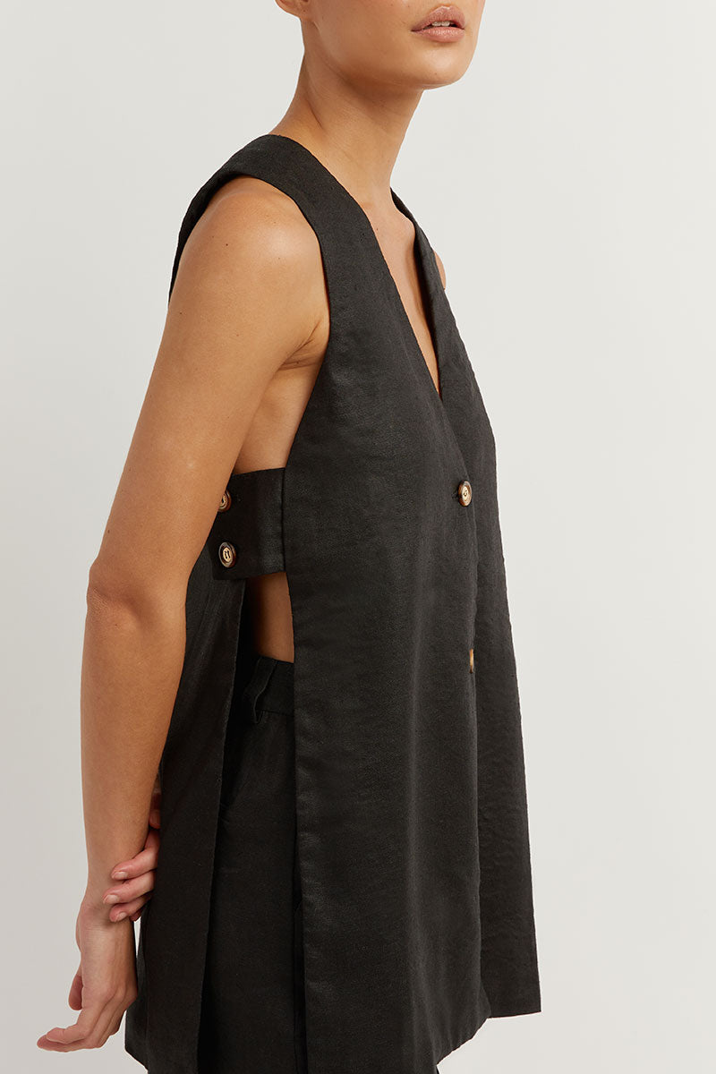 Matilda | Sleeveless set with buttons