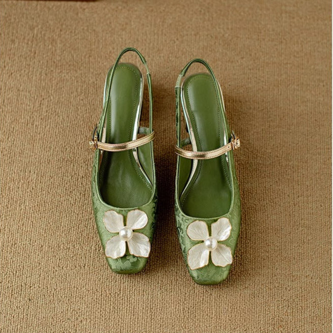 Lucy – Elegant women's shoes with floral detail